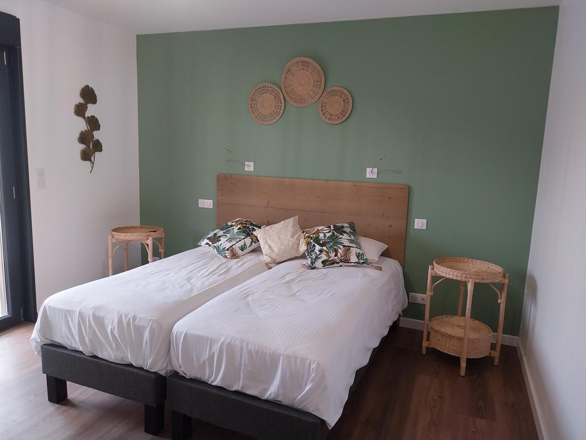 Logis Hotel Restaurant Cruzel Maurs Eksteriør billede