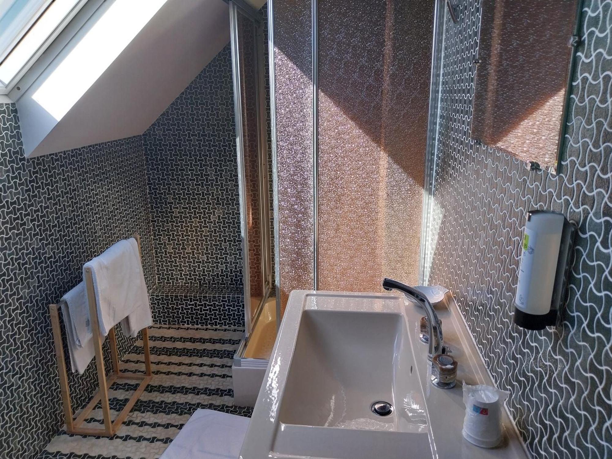 Logis Hotel Restaurant Cruzel Maurs Eksteriør billede
