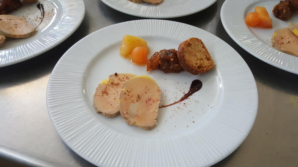 Logis Hotel Restaurant Cruzel Maurs Eksteriør billede