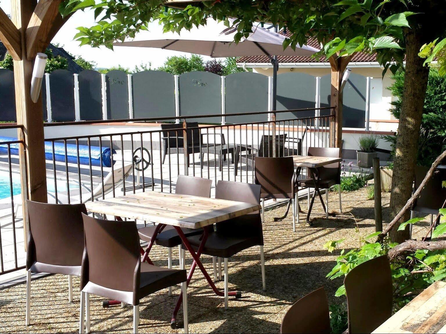 Logis Hotel Restaurant Cruzel Maurs Eksteriør billede